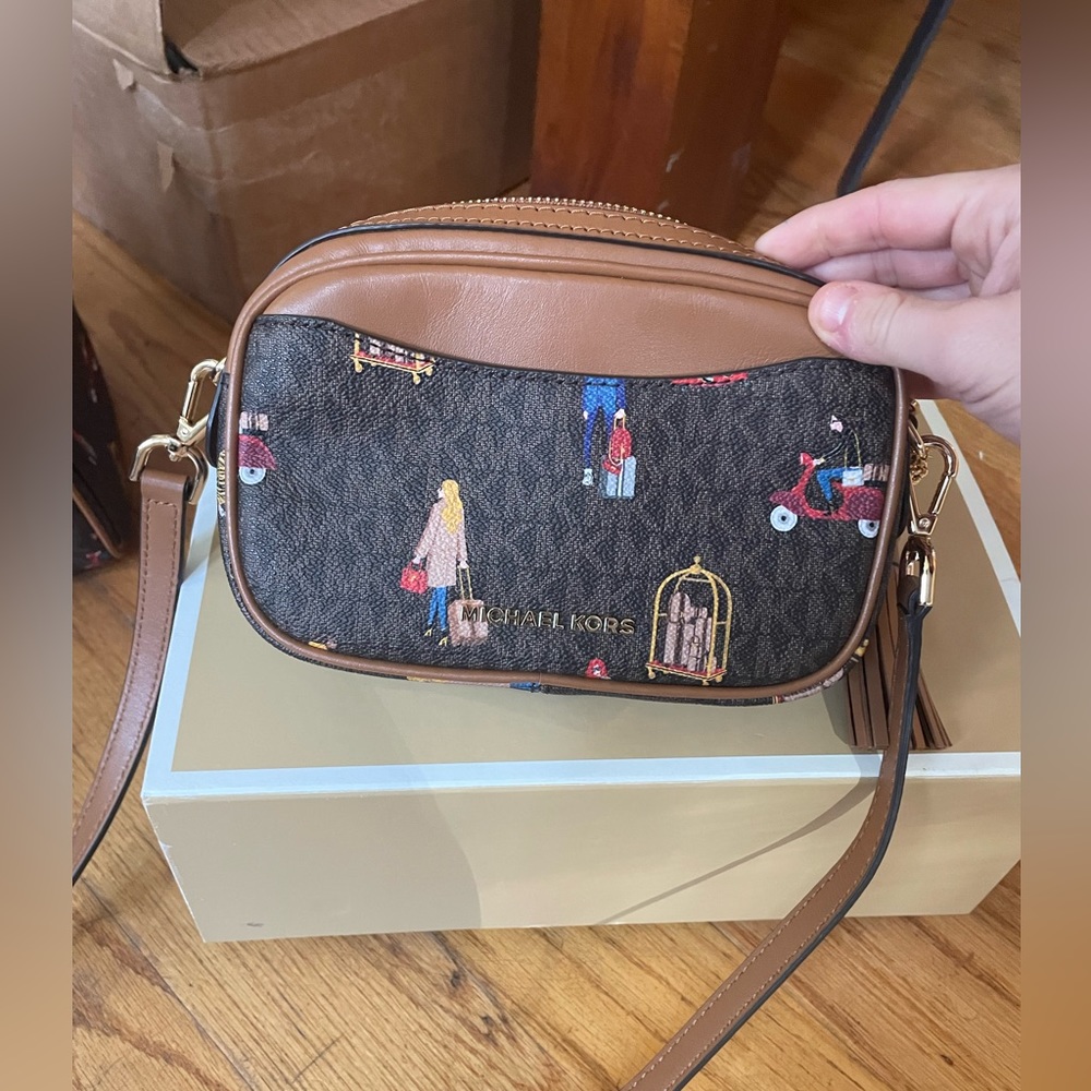 Michael Kors Signatures Jet Set Bedford Satchel - brand new